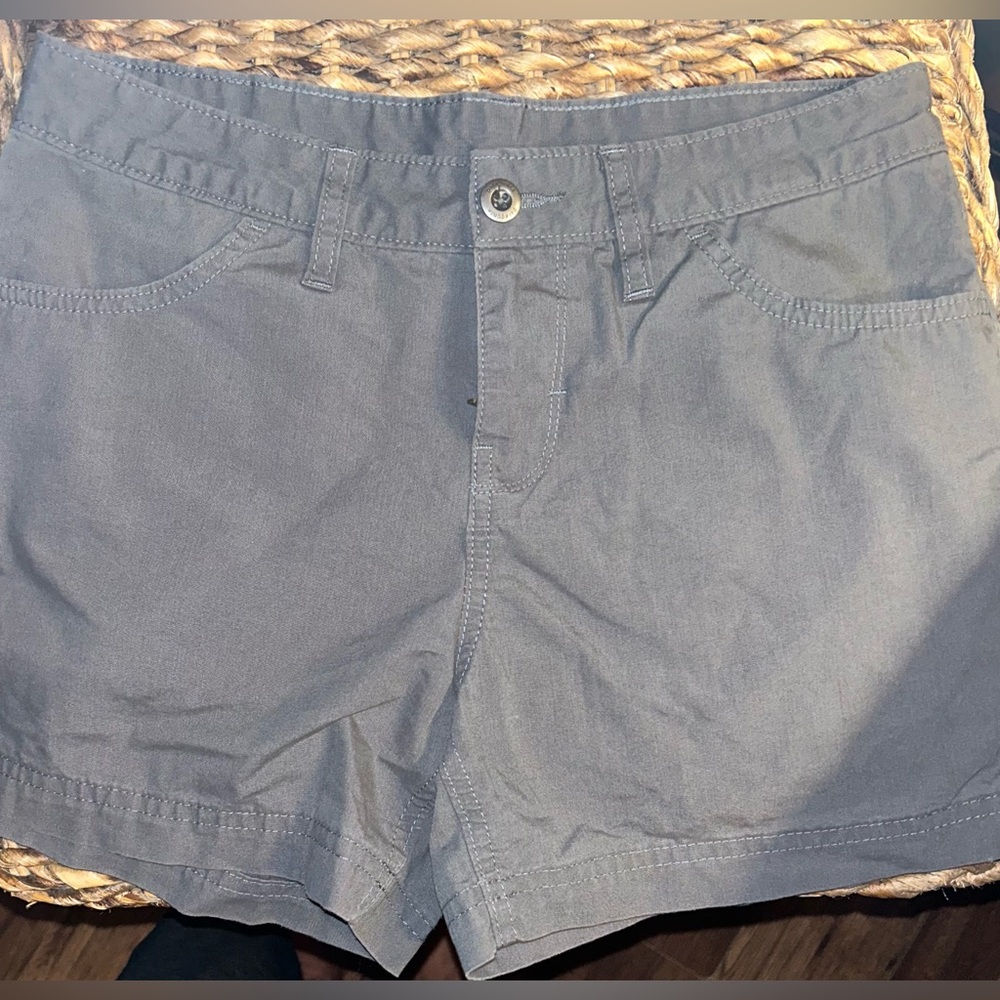Gray Patagonia button zipper shorts size 4